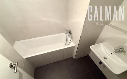 Jedinečný 2i byt s terasou a vlastnou ZÁHRADOU v centre DOWNTOWNU, METROPOLIS, Bottova ul., 110,24 m2