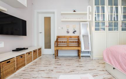 Exkluzívne - 4i zariadený rodinný dom- BUNGALOV, terasa a upravená záhrada, Veľký Biel, 500 m2