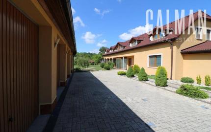 Exkluzívne - veľké 9i rodinné sídlo s rozľahlým pozemkom v obci Santovka, pozemok 2421 m2