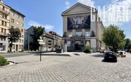 Nadštandardný veľkometrážny 2i byt v centre na nábreží Dunaja, Vajanského nábrežie, 106,60 m2