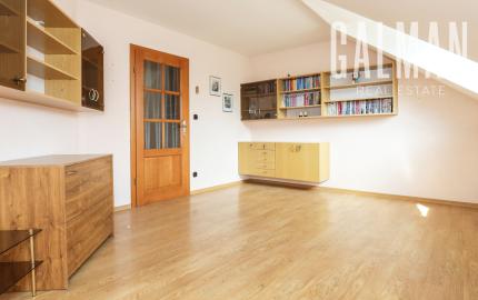 Priestranný 5i rodinný dom na konci slepej ulice + dielňa + vinná pivnica + fitness miestnosť + terasa, pozemok 745 m2