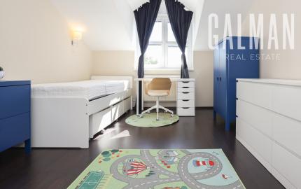 EXKLUZÍVNE Príjemný 5i RD v uzatvorenom a tichom súkromnom areáli na Kolibe, BA III. Trinásta ul., ÚP 282 m2