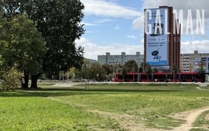 PRÍJEMNÝ 3 izbový byt, TOP lokalita na začiatku Petržalky , Mlynarovičova ul., 76,20 m2