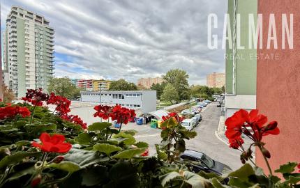PRÍJEMNÝ 3 izbový byt, TOP lokalita na začiatku Petržalky , Mlynarovičova ul., 76,20 m2