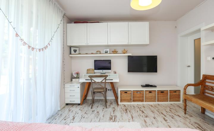 Exkluzívne - 4i zariadený rodinný dom- BUNGALOV, terasa a upravená záhrada, Veľký Biel, 500 m2 - fotografia 15