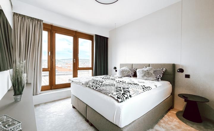 Penthouse s dvoma terasami na pešej zóne Starého Mesta - fotografia 23