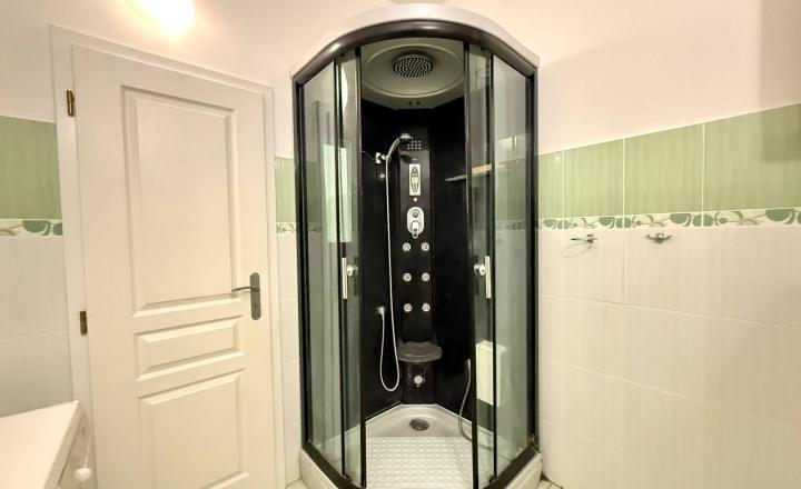 Predaj 5i RD s vinnou pivnicou v centre na námestí, Svätý Jur, Prostredná ul., 377 m2 - fotografia 14