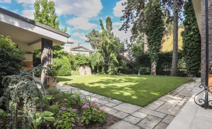 Romatická vilka v srdci Starého Mesta pri Horskom parku - fotografia 1
