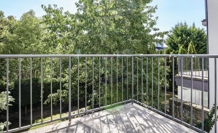 EXKLUZÍVNE Príjemný 5i RD v uzatvorenom a tichom súkromnom areáli na Kolibe, BA III. Trinásta ul., ÚP 282 m2 - fotografia 6