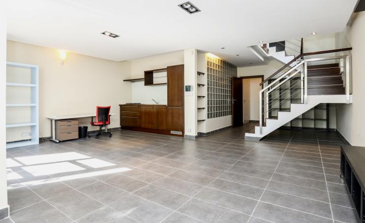 EXKLUZÍVNE Príjemný 5i RD v uzatvorenom a tichom súkromnom areáli na Kolibe, BA III. Trinásta ul., ÚP 282 m2 - fotografia 27