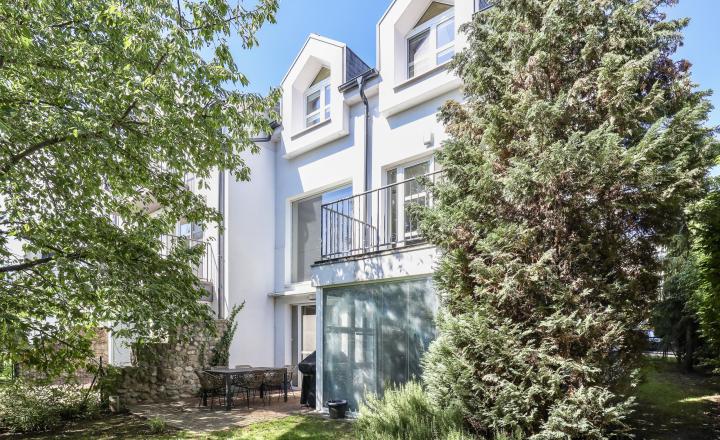 EXKLUZÍVNE Príjemný 5i RD v uzatvorenom a tichom súkromnom areáli na Kolibe, BA III. Trinásta ul., ÚP 282 m2 - fotografia 36
