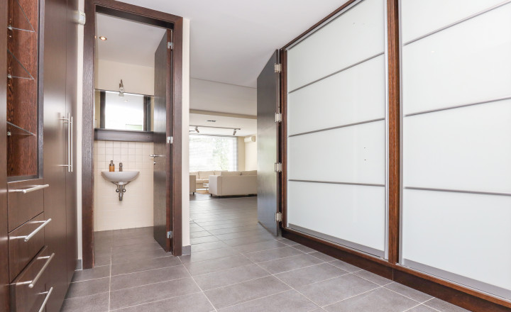 EXKLUZÍVNE Príjemný 5i RD v uzatvorenom a tichom súkromnom areáli na Kolibe, BA III. Trinásta ul., ÚP 282 m2 - fotografia 30