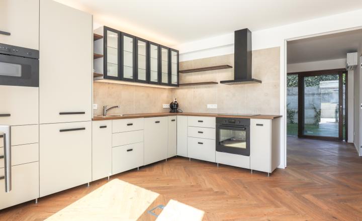 Novostavba 5 izbovej rodinnej vily s výhľadom na hrad a Dunaj - fotografia 14