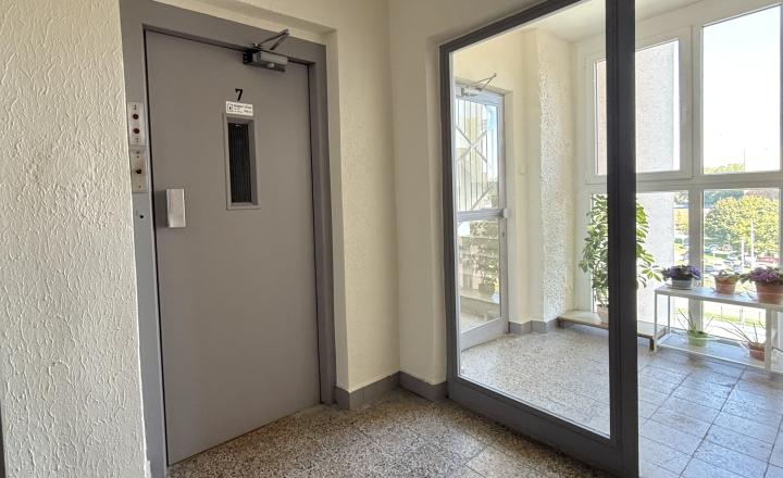 Perspektívny 3 izbový byt, TOP lokalita na začiatku Petržalky , Mamateyova ul., 74,12 m2 - fotografia 5