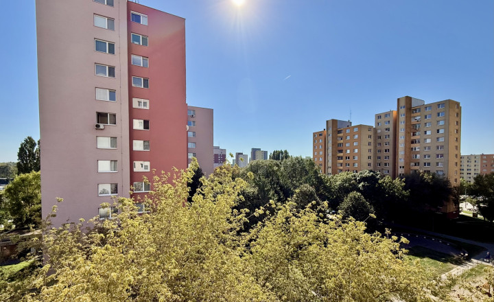 Perspektívny 3 izbový byt, TOP lokalita na začiatku Petržalky , Mamateyova ul., 74,12 m2 - fotografia 3