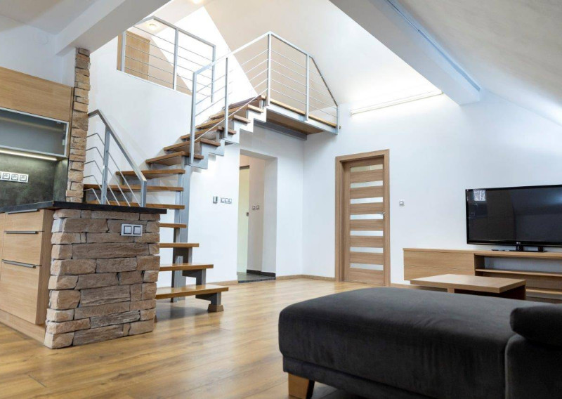 KVALITNÝ 3i tehlový mezonet s TERASOU, BA III., Nové Mesto, Odborárska ul., 95 m2