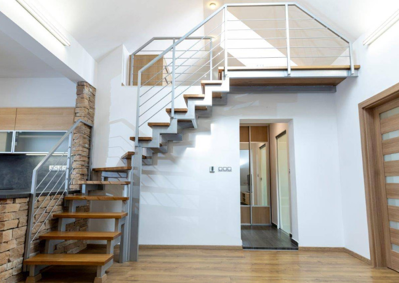 KVALITNÝ tehlový mezonetový byt  s TERASOU, BA III., Nové Mesto, Odborárska ul., 95 m2