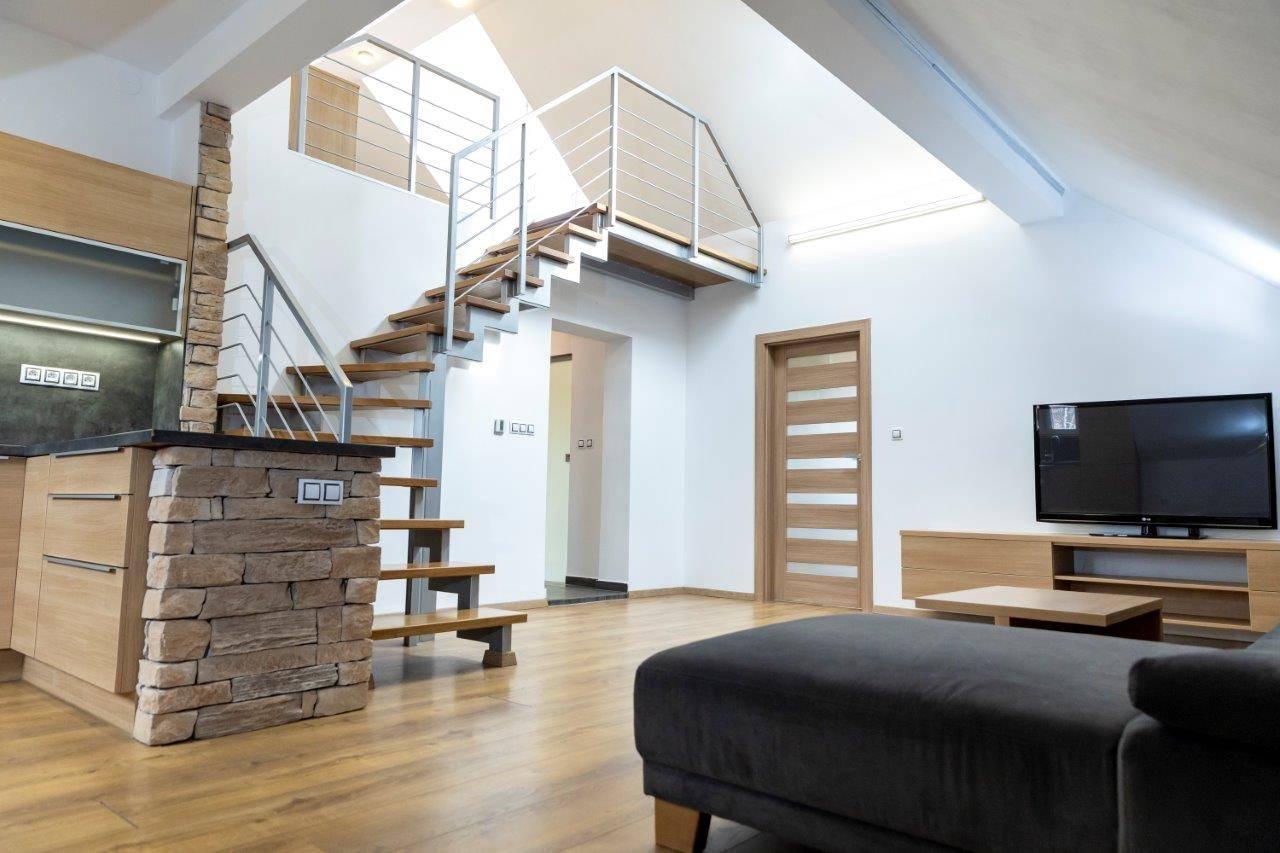 KVALITNÝ 3i tehlový mezonet s TERASOU, BA III., Nové Mesto, Odborárska ul., 95 m2
