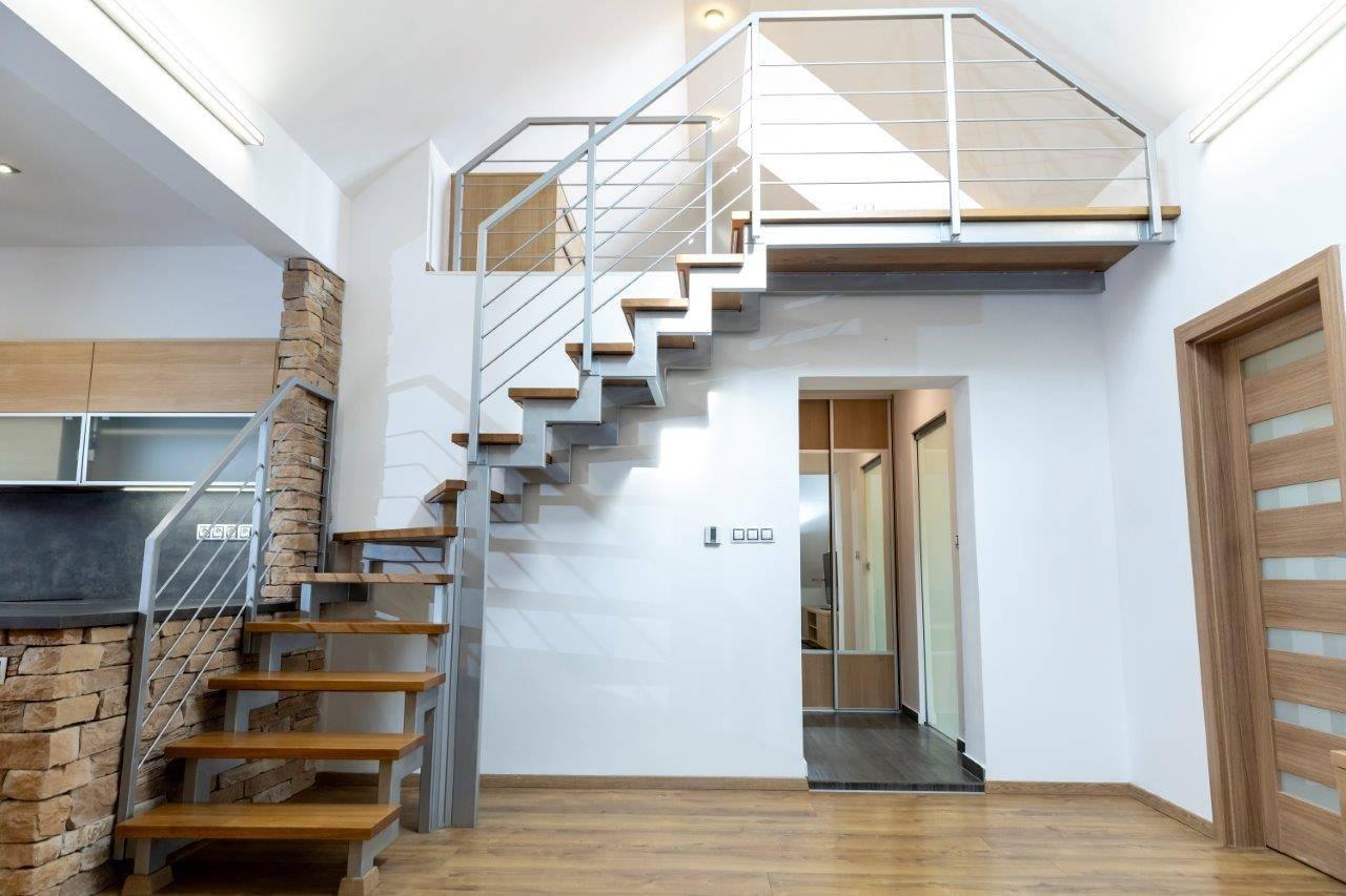 KVALITNÝ tehlový mezonetový byt  s TERASOU, BA III., Nové Mesto, Odborárska ul., 95 m2